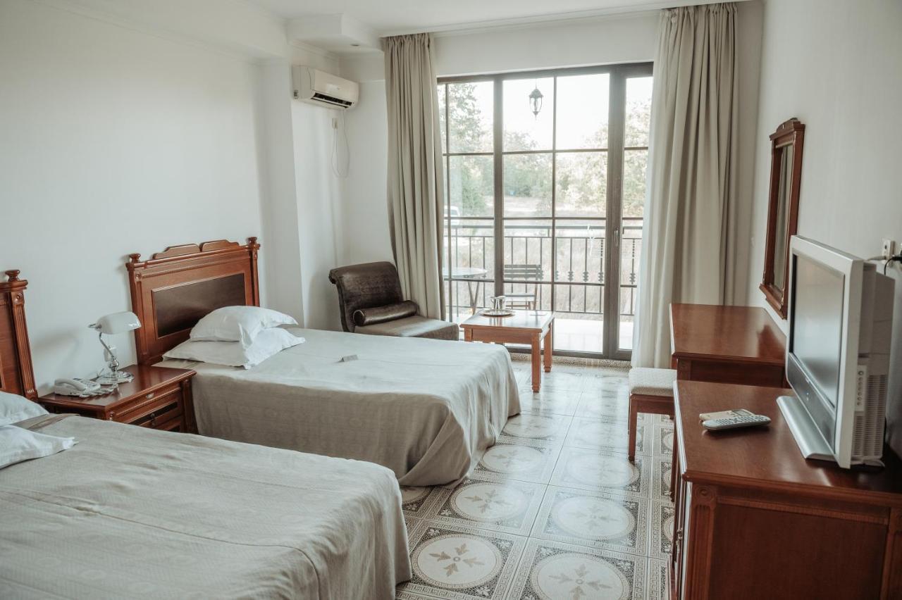 The Cliff Beach Apartments ابزور المظهر الخارجي الصورة
