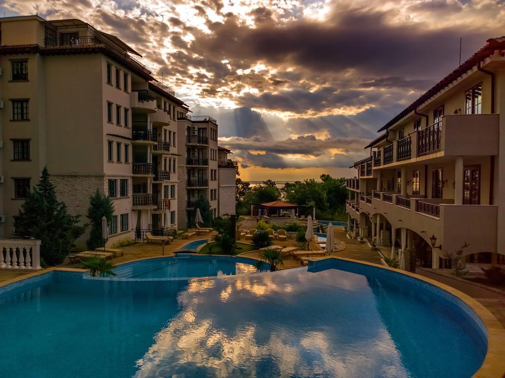 The Cliff Beach Apartments ابزور المظهر الخارجي الصورة