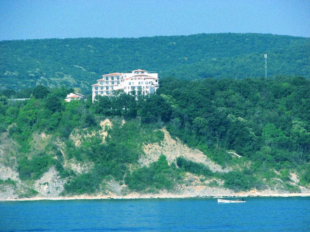 The Cliff Beach Apartments ابزور المظهر الخارجي الصورة