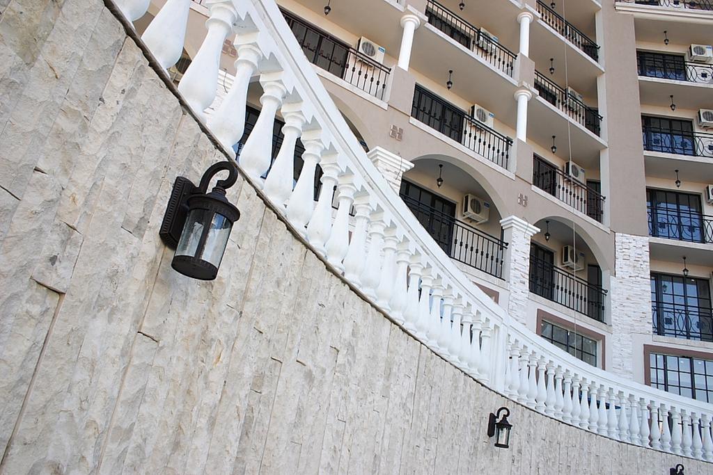 The Cliff Beach Apartments ابزور المظهر الخارجي الصورة